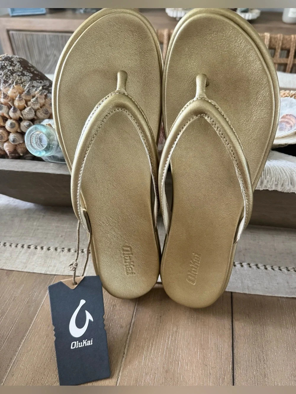 OluKai Tiare Leather Slip-On Sandal, Bubbly Gold, NWT, Women’s Size 10 (EUR 40)